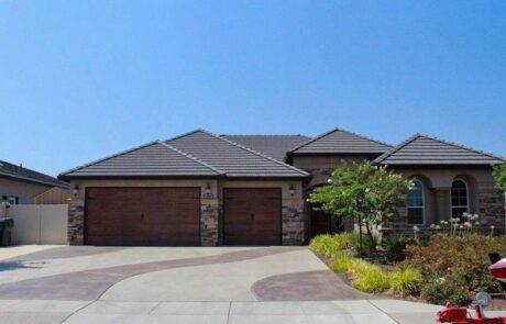 Aspen Woodtone Recessed Ranch Grooved Carriage with Hardware Aspen Woodtone Recessed Ranch Grooved Carriage with Hardware