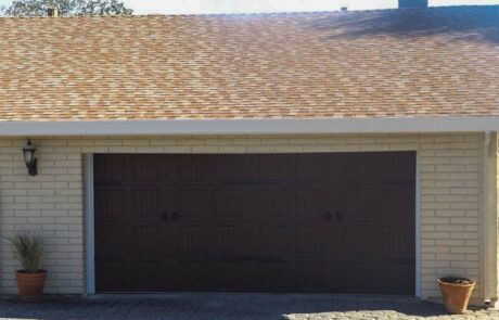 Woodtone Colonial Recessed Grooved Carriage with Hardware Woodtone Colonial Recessed Grooved Carriage with Hardware