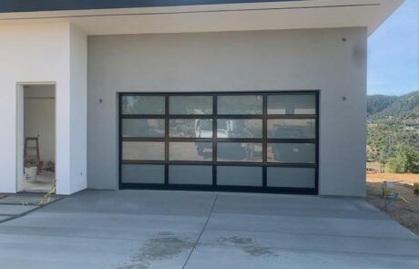 Raynor Styleview, Black Framed Frosted Glass Raynor Styleview, Black Framed Frosted Glass